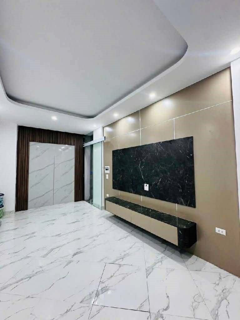 BÁN NHÀ thông LÁNG TRUNG 35m2 x 5T THANG MÁY, NGÕ NÔNG THÔNG, 30M RA Ô TÔ TRÁNH, NHÀ MỚI ĐẸP FULL NỘI THẤT, hơn 8 tỷ